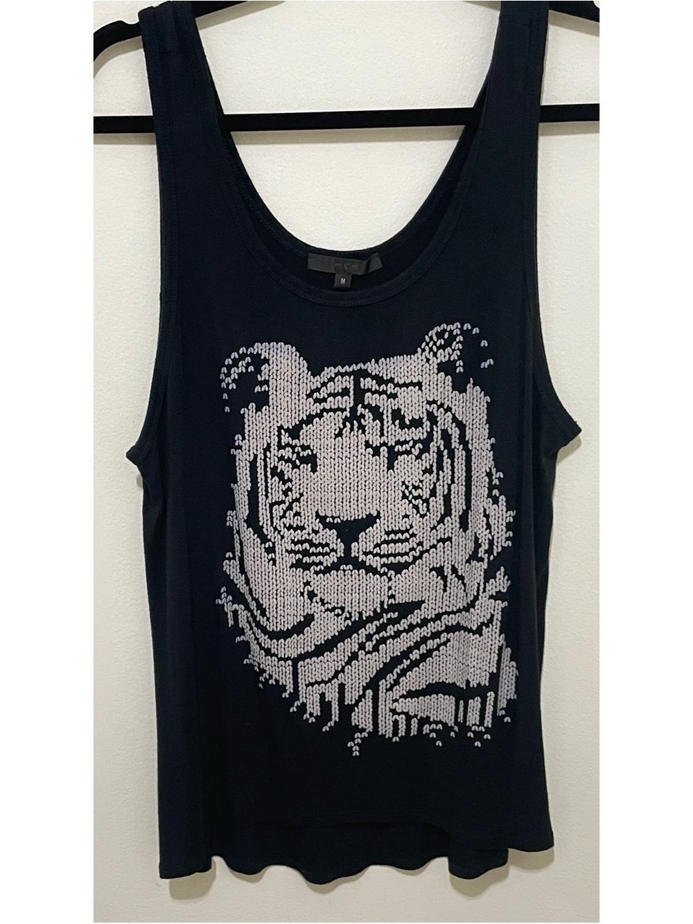❤️ Bundle Sale 3/$12 Women's Black Tank Top Tiger Graphic, Size Medium